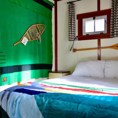 Banff Beaver Cabins Екстериор снимка
