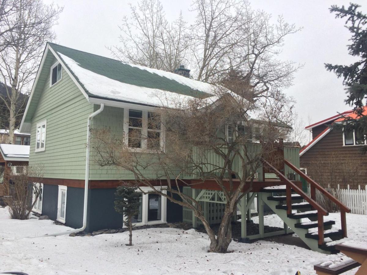 Banff Beaver Cabins Екстериор снимка