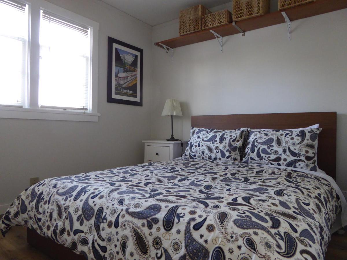 Banff Beaver Cabins Екстериор снимка