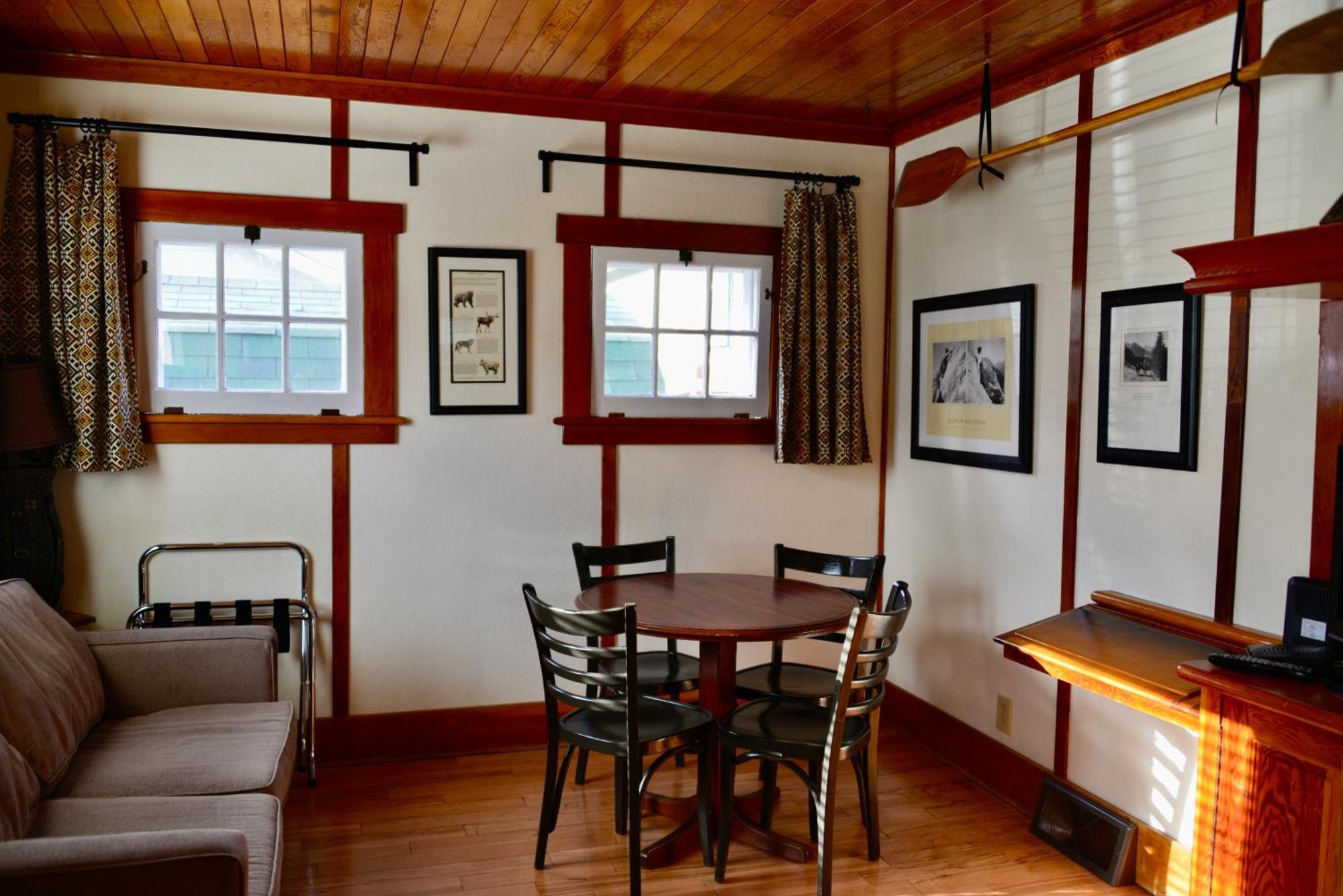 Banff Beaver Cabins Екстериор снимка