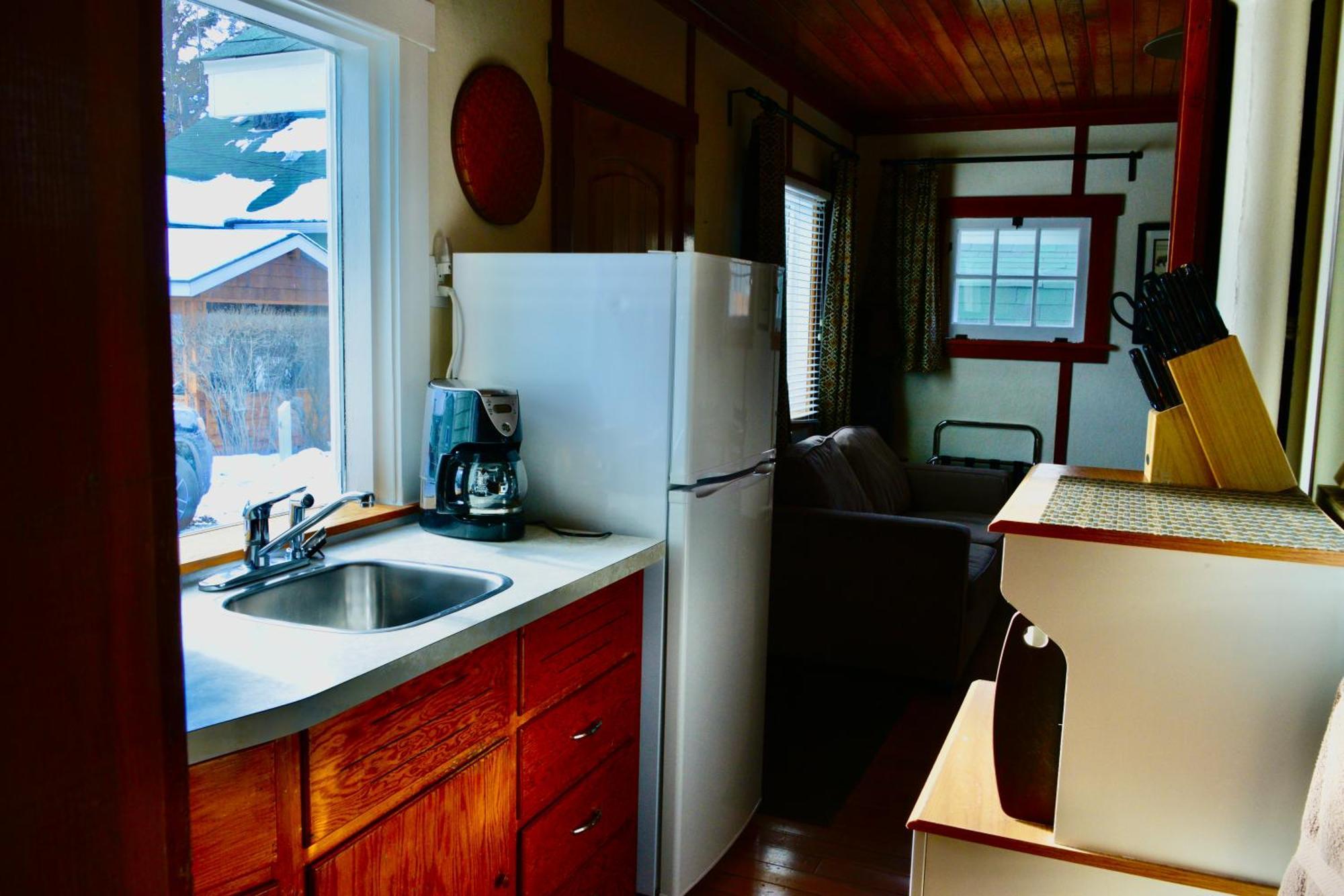 Banff Beaver Cabins Екстериор снимка