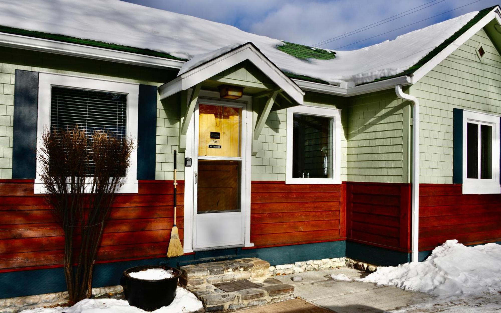 Banff Beaver Cabins Екстериор снимка